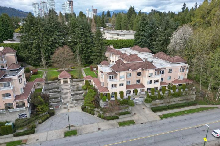 303 - 515 Whiting Way, Coquitlam West, Coquitlam 