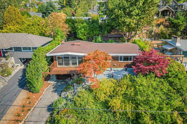 734 Crystal Court, Canyon Heights NV, North Vancouver 