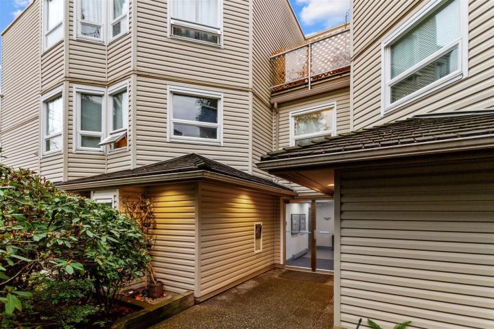 102 - 827 W 16th Street, Mosquito Creek, North Vancouver 