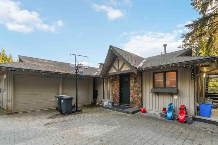 5189 Madeira Court, Canyon Heights NV, North Vancouver 