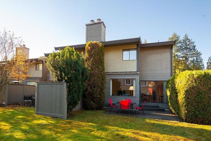 1131 Montroyal Boulevard, Canyon Heights NV, North Vancouver 